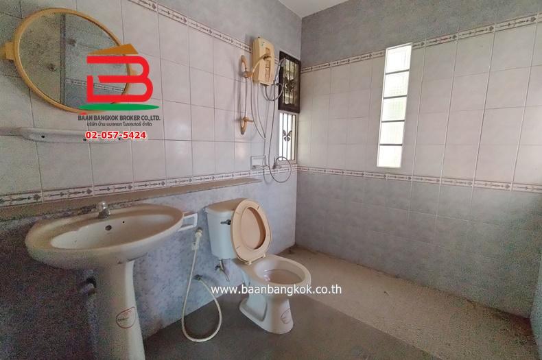 บ้านเดี่ยว หมู่บ้าน ชวนชื่น บางนา ซ.เกียรติพิพัฒน์ธานี เนื้อที่ 60 ตรว. ถ.บางนา-ตราด กม.29.5 อ.บางบ่อ จ.สมุทรปราการ 7