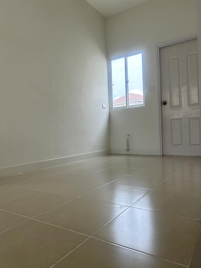 บ้านเดี่ยว ใหม่ 58 วา แปลงมุม จัดสวนให้ ปั้มแทงค์แอร์ ติดให้ ใกล้เมกะ-สวนหลวง ร.9 ติดต่อ เล็ก 0852246165 6