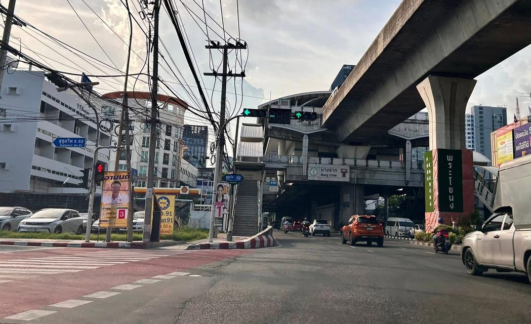 ให้เช่าบ้าน ทาวน์เฮ้าส์2ชั้น รีโนเวทใหม่ ปากซอยมีรถไฟฟ้าBTSปุณณวิถี เข้าออกซอยเพียง 1กม. เฟอร์+เครื่องใช้ไฟฟ้าครบ บ้านพร้อมอยู่ รับสัตว์เลี้ยง รูปที่ 15