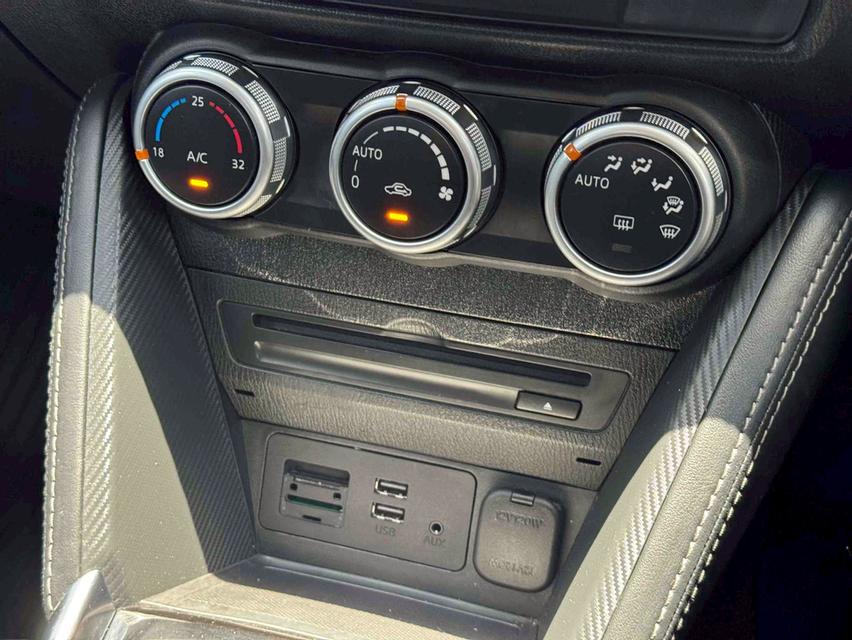 MAZDA 2 1.3 High Connect เกียร์AT สีดำ ปี2019 รูปที่ 9