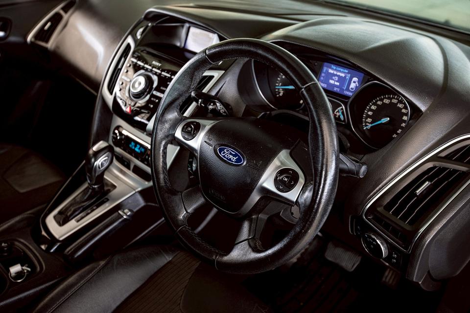 Ford focus 2.0 Sport 5 ประตู ปี 2013 สีน้ำเงิน มือเดียวป้าย  17