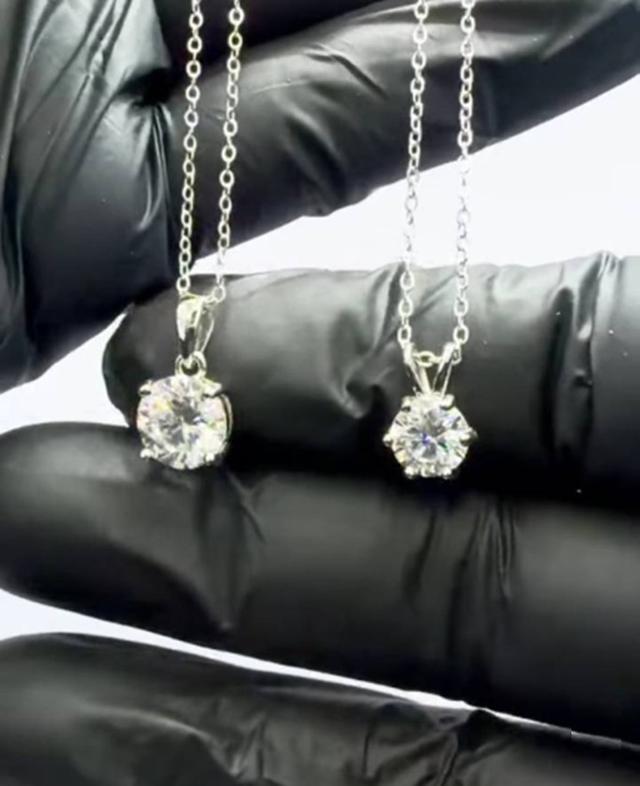 เลือกสร้อยเพชรและจี้เพชร แบบไหนให้ดูดีเข้ากับบุคลิกราคาสบายกระเป๋า พร้อมใบรับรอง -ปุอามี่ Diamond Lap Rama2 (083-2469526)