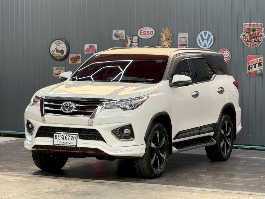 TOYOTA FORTUNER 2.8 TRD Sportivo 2WD ปี2018