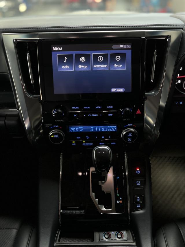 Toyota Vellfire 8