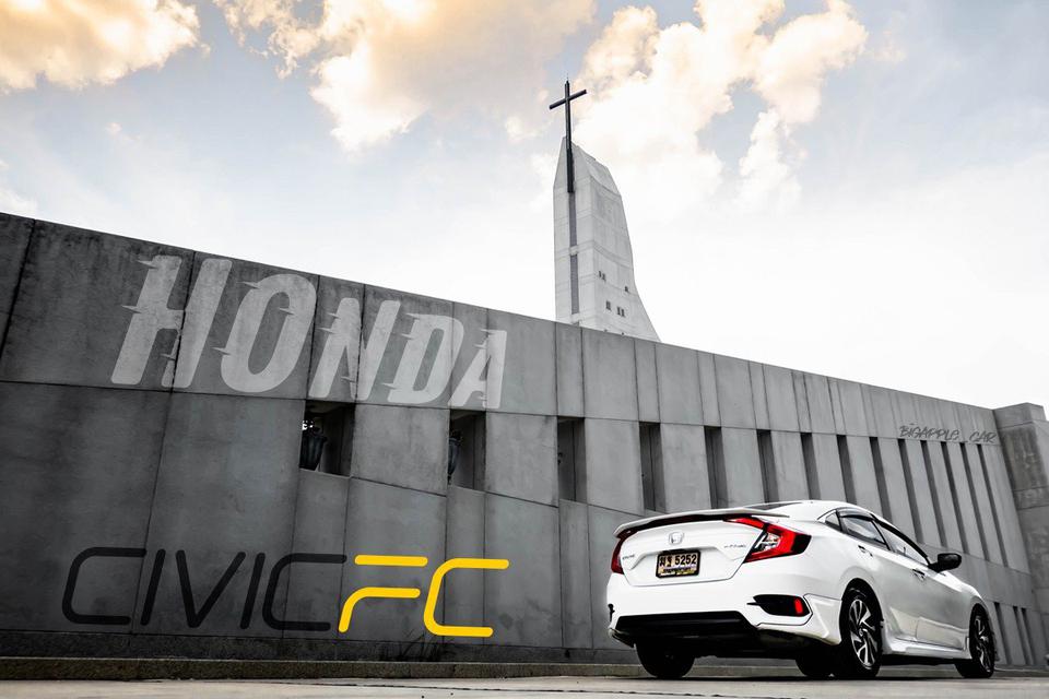 รูป Honda Civic FC 1.8 EL  ปี 2018 สีขาว 1