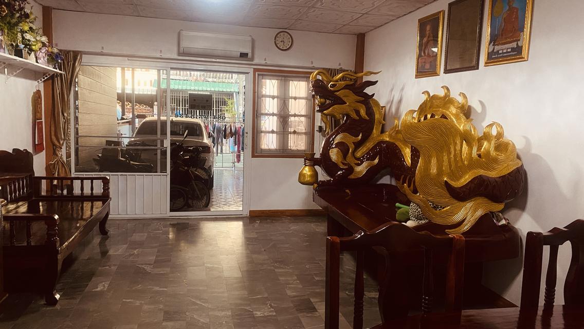 ทาวน์โฮม หมู่บ้านมโนรมย์ 4 ถนนเลียบคลองสอง 19 แขวงสามวาตะวันตก กรุงเทพมหานคร เจ้าของขายเอง 21 ตรว. 3