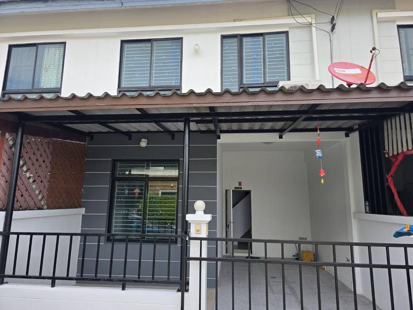 บ้านให้เช่า หมู่บ้านไอวี่ทาวน์พนัสนิคม 3 ห้องนอน 2 ห้องน้ำ แอร์ 1ตัว