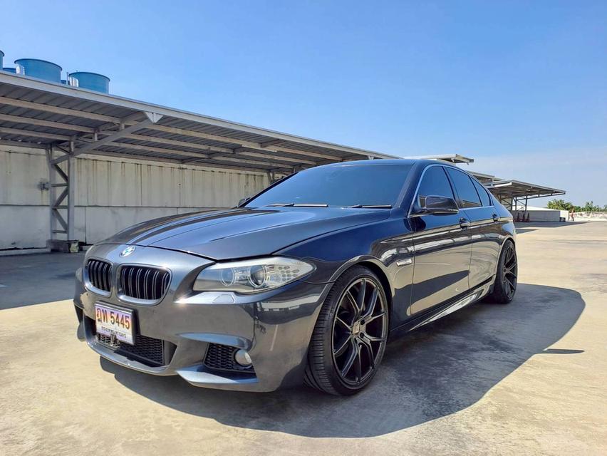 BMW 520d (F10) ปี2011 รถสภาพสวยเดิมๆไม่เคยมีอุบัติเหตุ สีเทา