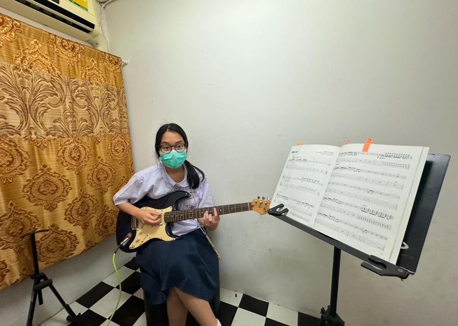 รับสอนกีตาร์ทุกประเภท ที่ Fin Music School 16