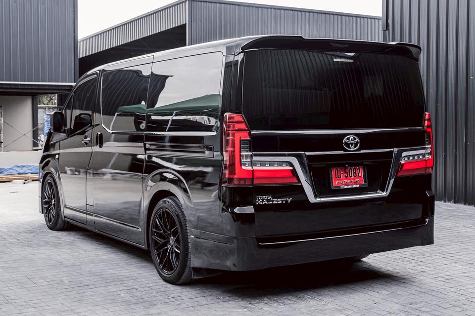 รหัสรถ 67GG5082 Toyota #lMAJESTY LOOK ตัวรถ Hiace 2.8 รถตู้ 4แถว 13