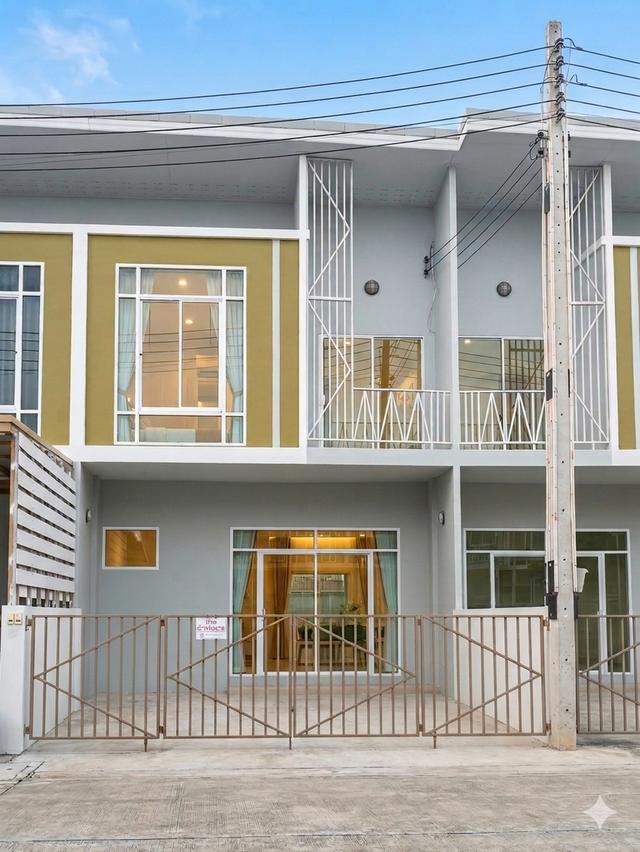 ขายทาว์นโฮม​2ชั้น​สไตล์​โมเดิร์น​ 3