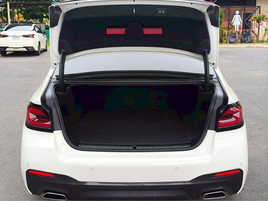 รถเข้าใหม่! BMW 530e M Sport LCI ปี 2021 สีขาว 18