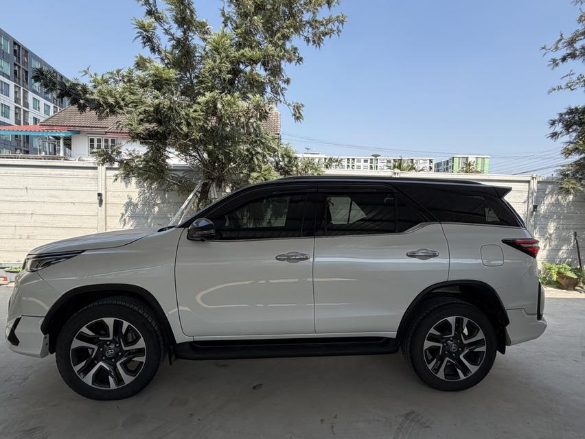 ขายรถยนต์โตโยต้าฟอร์จูนเนอร์ 2.8 รีเจนเดอร์ ปี 2022 มือเดียวเจ้าของขายเองไม่เคยเคลมไม่มีเฉี่ยวชนไม่จมน้ำ 2