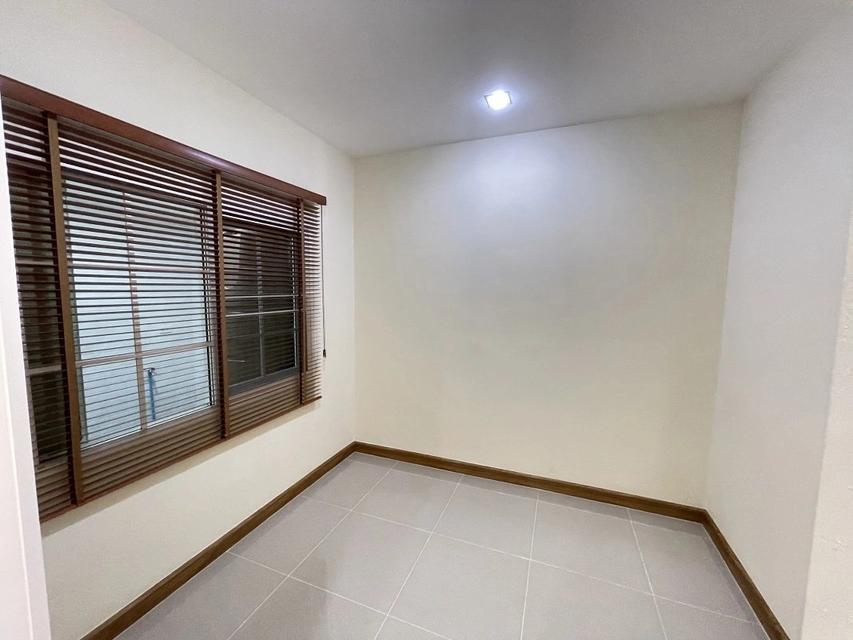 ขายทาวน์เฮ้าส์มือสองนนทบุรี โครงการ โกลเด้นทาวน์ รัตนาธิเบศร์-สถานีรถไฟฟ้าไทรม้า (Golden Town Rattanathibet-Saima Station) เนื้อที่ 21.2 ตร.ว. 5