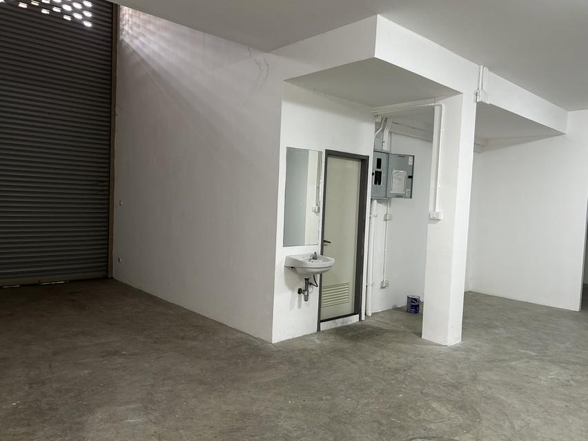 ขายโฮมออฟฟิศ 3 ชั้น พร้อมโกดังสุดกว้าง โครงการ Warehouse ไชน่าทาวน์ ศาลายา 4