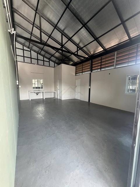 ให้เช่าอาคารโกดังเนื้อที่ 150 ตรว. สุขุมวิท 77 อ่อนนุช 33 อ่อนนุช 35 เดินทางสะดวก รถหกล้อเข้าได้ 3