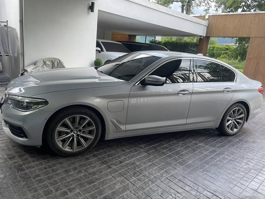 BMW 530e Elite Plug-in Hybrid G30 2019