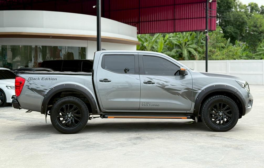 NISSAN NAVARA NP300 2.5 EL DOUBLE CAB CALIBRE BLACK EDITION 2020