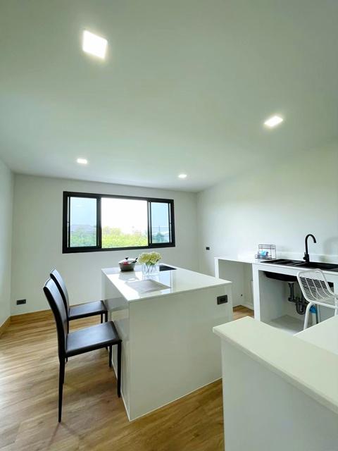 รพ.สินแพทย์ 900 ม. แฟชั่น700ม. MRT คู้บอน 2 กม. ให้เช่า โฮมออฟฟิศ 4 ชั้น หลังมุม 50 ตร.วา. 765 ตร.ม. เดอะพรอมานาด 700 ม. 4