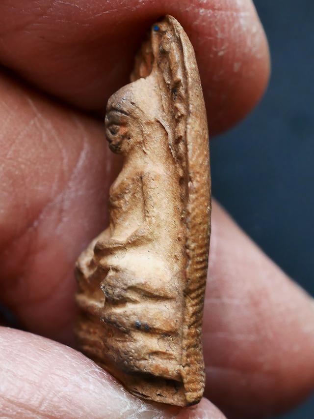 พระรอด ลำพูน พิมพ์ใหญ่....เก่า เดิมๆ 9