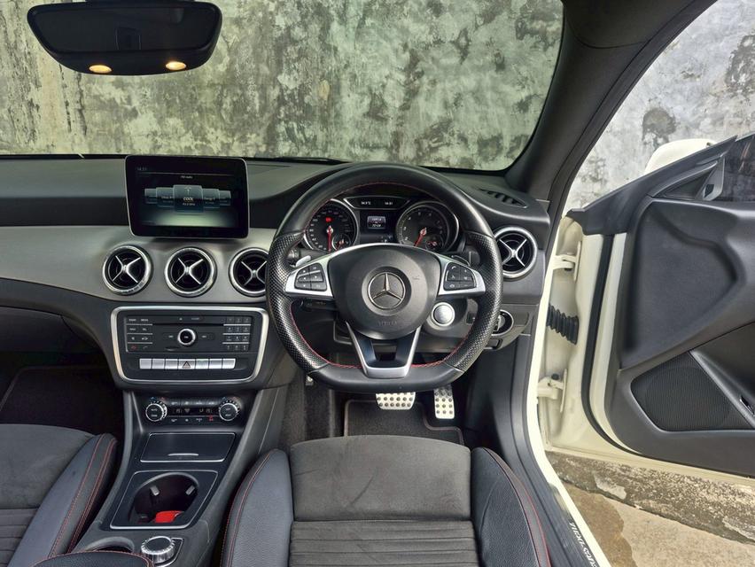 Mercedes-Benz CLA250 AMG 14