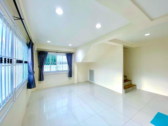 ให้เช่าบ้านเดี่ยว 2 ชั้น 30 ตร.วา. 120 ตร.ม.บ้านสวย ทำเลดี 2-3นอน 2 น้ำ รร.นานาชาติ ตลาดถนอมมิตร 2.3 กม.MRT รามอินทรา กม 3