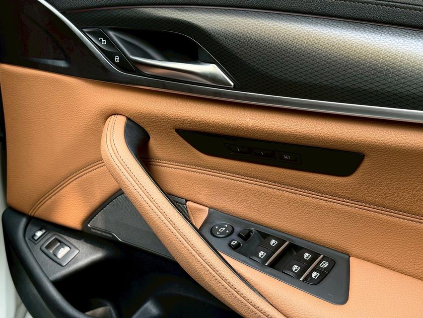 รหัสรถ PJP5665 2023 BMW 530e M-SPORT รูปที่ 12