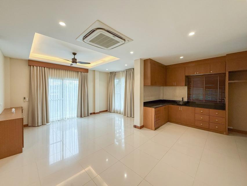 ขายบ้านเดี่ยวมือสองนนทบุรี โครงการ คาซ่าพรีเมี่ยม ราชพฤกษ์-พระราม 5 (Casa Premium Ratchaphruek-Rama 5) หลังมุม 3 ชั้น ใกล้รถไฟฟ้าสายสีม่วงสถานีบางพลู 2