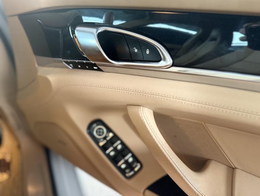 Porsche Panamera diesel 2013 สีขาว ภายในสีครีม รูปที่ 9