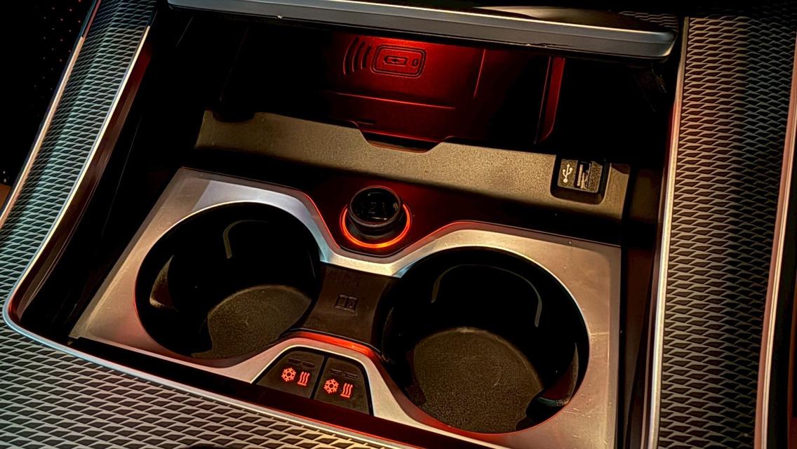 BMW X5 xDrive45e M Sport รถออกสิ้นปี 2022 12