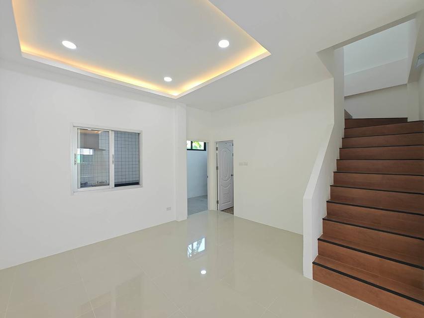หมู่บ้านไดม่อนด์เเกรนวิลล์ ถนนสุขาภิบาล 5 10