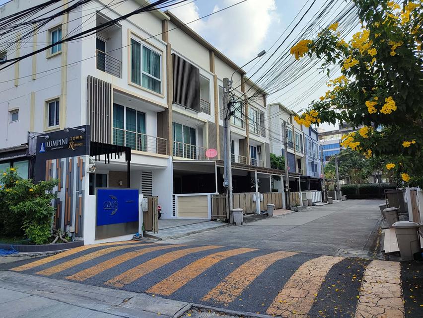 ขาย ทาวน์โฮม 3 ชั้น ลาดพร้าว ซอย 21 1