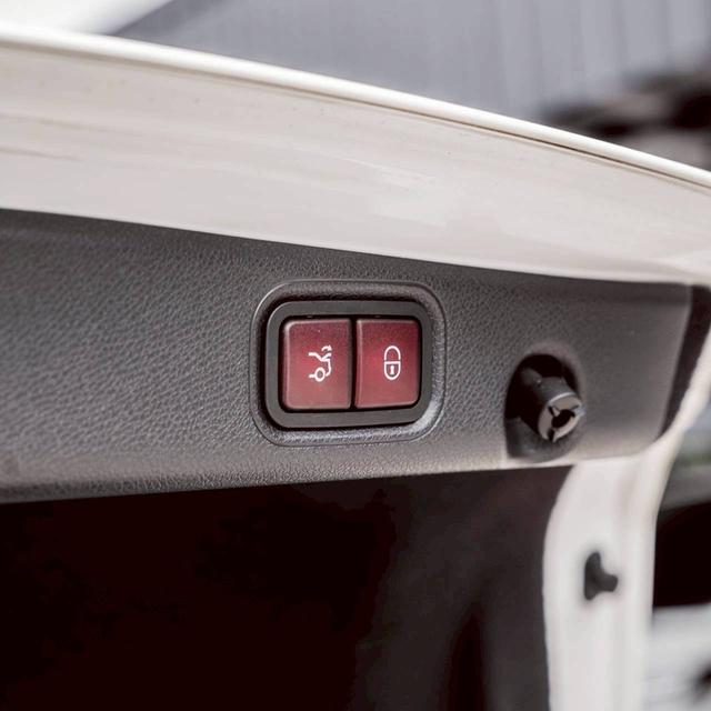 รหัสรถ 67GG8139 Mercedes Benz w213 E350e AMG Dynamic 2019