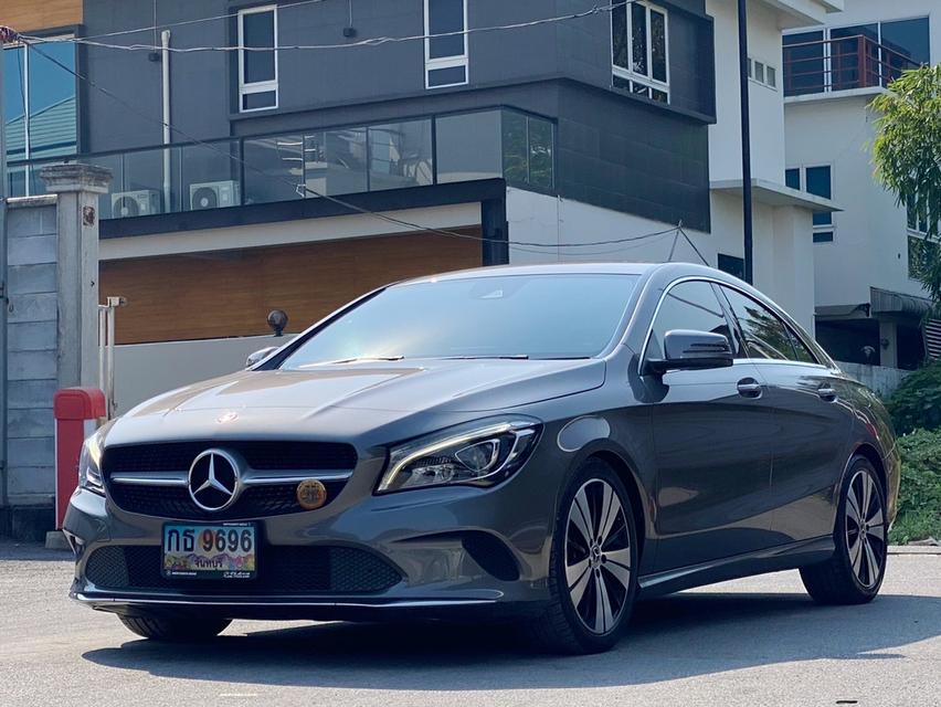 Mercedes-Benz CLA200 Urban Facelift W117 ปี2018 เลขไมล์ 73,xxx km 2
