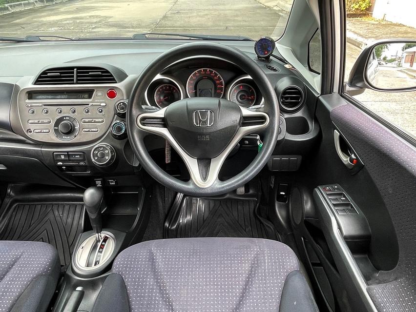 รหัสรถ DWC3291 HONDA JAZZ 1.5 S (โฉมGE) ปี 2010 เกียร์AUTO 9