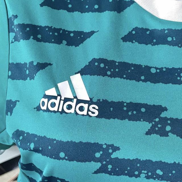 เสื้อกีฬามือสอง adidas รูปที่ 3