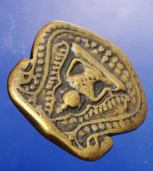 รูป เหรียญหล่อพระพุทธชินราช ผ่านการบูชา สึก เหรียญยังสวย 6
