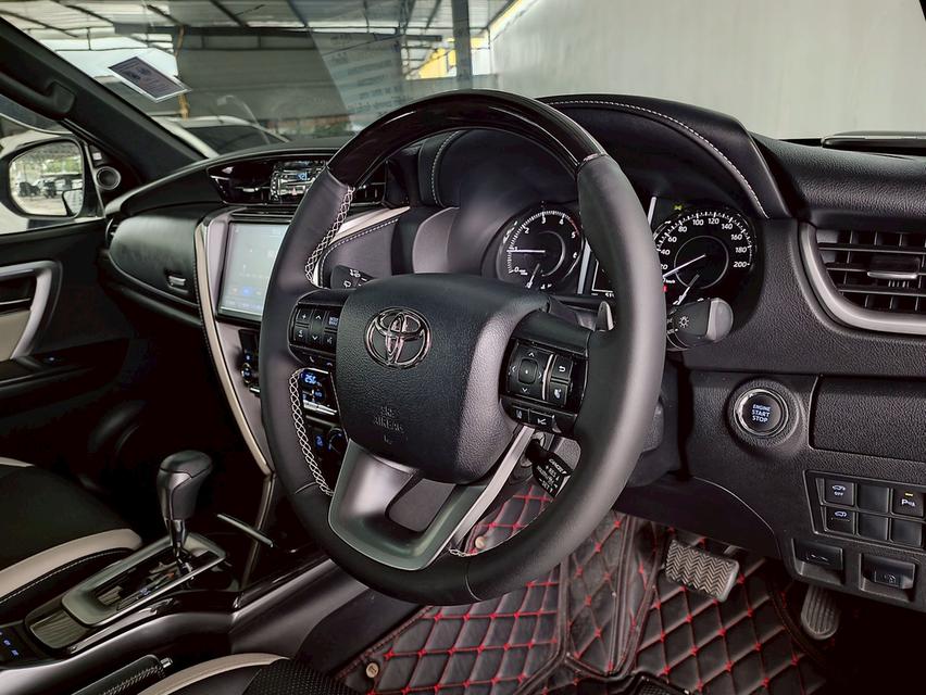 Toyota Legender 2.8 4WD ปี 2020จด2022 17