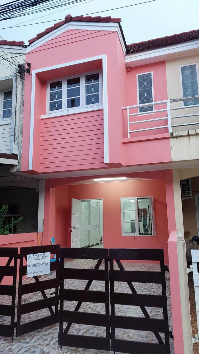 ให้เช่าทาวน์เฮ้าส์ หมู่บ้านเฟิร์สโฮม ใกล้ห้าแยกวัชรพล 1