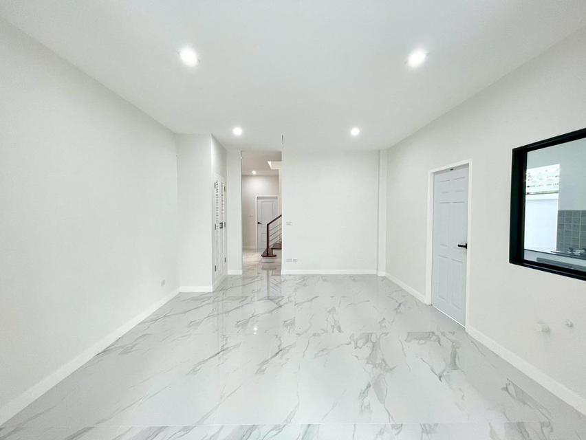 ขายบ้านเดี่ยว 2 ชั้น หมู่บ้าน ณุศาศิริ ซิตี้ พระราม 2 พร้อมสระว่ายน้ำ  หน้าบ้านทิศเหนือ (ปรับปรุงใหม่พร้อมอยู่) 9