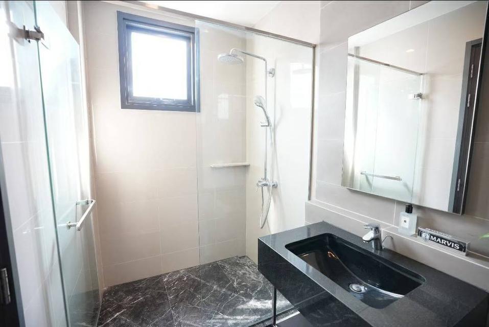 Sale /rent  Edge Sukhumvit 23  1 bedroom  2 bathroom  25th floor  42 sqms. Fully furnished  Sale 9.9 million  baht Rent​ 35,000​ Baht​(1,100 USD) 17