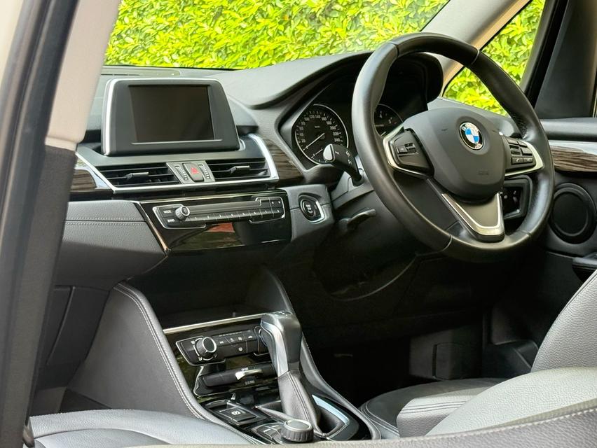 2017 BMW 218i GRAND TOURER ( 7 ที่นั่ง ) รถมือเดียวออกป้ายแดง รถวิ่งน้อยเพียง 80,000 กม เข้าศูนย์ทุกระยะ รถไม่เคยมีอุบัติเหตุครับ รูปที่ 12