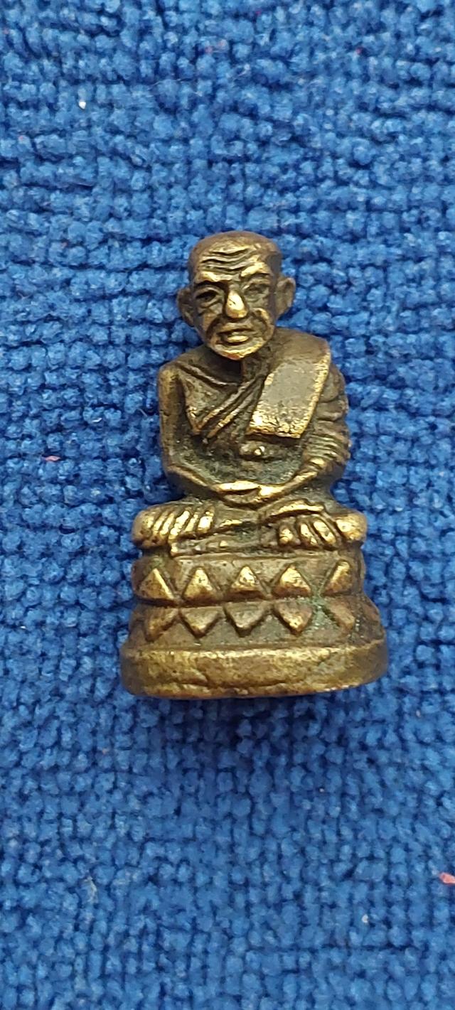 รูปหล่อหลวงปู่ทวด พิมพ์บัวรอบ