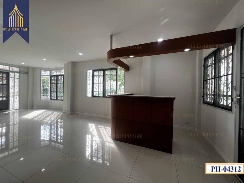 ขายบ้านเดี่ยววรารมย์ ประชาอุทิศ 98 ทุ่งครุ รีโนเวทใหม่พร้อมอยู่ แถมแอร์ เครื่องทำน้ำอุ่น 6