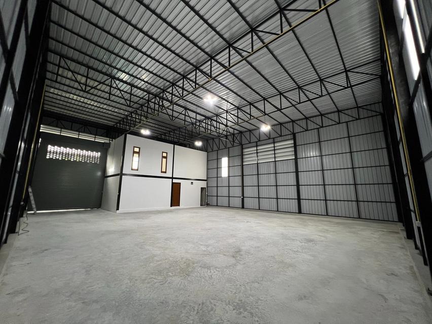 สำหรับนักลงทุนที่อยากขยายธุรกิจ ที่ดินพร้อมสร้างโรงงาน งบ 2.9 ล้าน ได้ที่ดิน 80 ตร.ว. พร้อมโกดัง 100 ตร.ม. 2