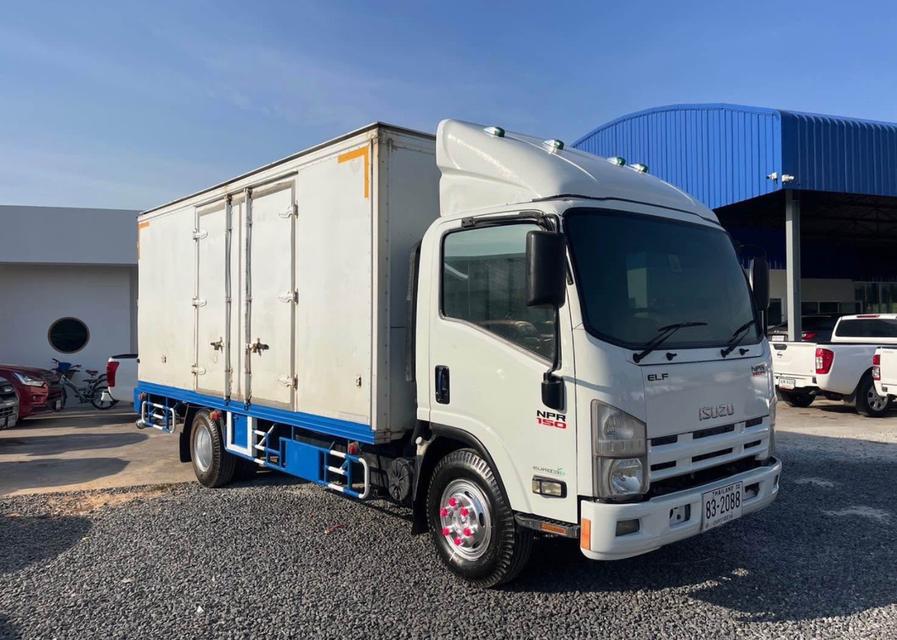 ISUZU NPR รถบรรทุกตู้แช่เย็น ปี 2552 3