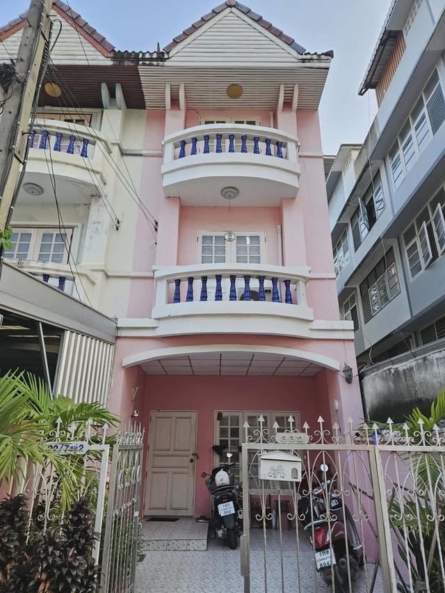 ประกาศขายทาวน์เฮ้าส์ 4 ห้องนอน 3 ห้องน้ำ 1