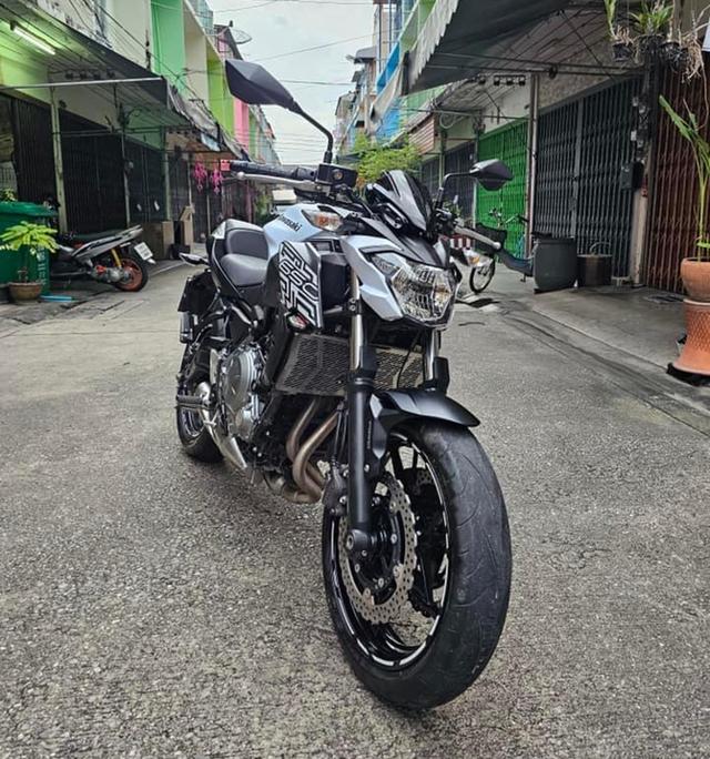 Kawasaki Z650 ปี 2019 รถสวยพร้อมใช้งาน