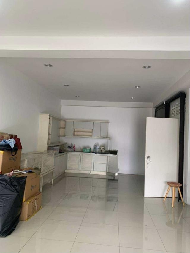 #ให้เช่าโกดังพร้อมสำนักงานถนนปู่เจ้าสมิงพราย สมุทรปราการ ขนาด 10,500 ตร.ม.  พื้นที่ สีม่วง ขอใบ รง.4 ได้ 12