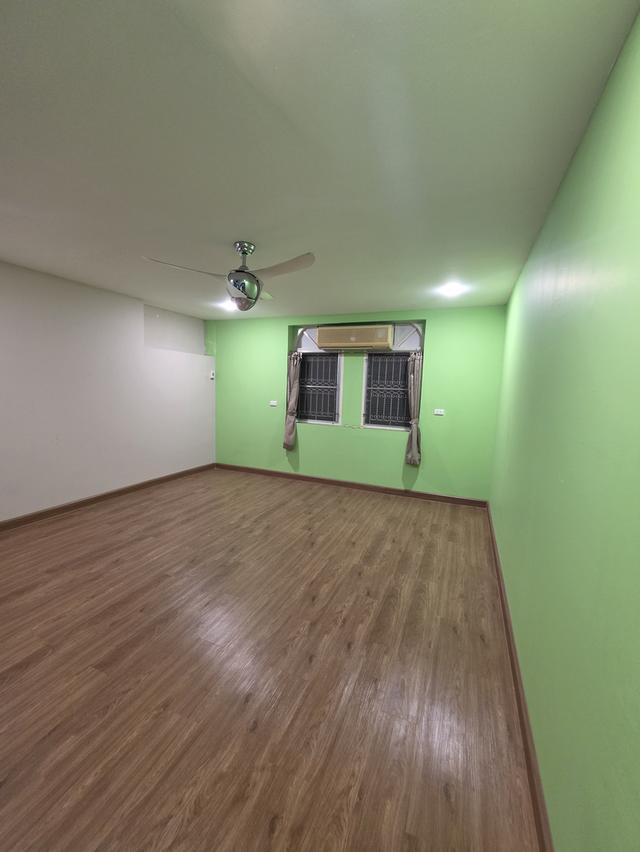 บ้านทาวเฮาส์ หลังมุม 2 ชั้น ใกล้ MRT จรัญ 13 พื้นที่ 35 ตารางวา 13